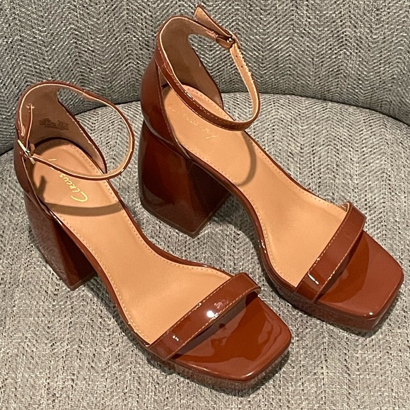 Circus by Sam Edelman - Oversized Block Heel - Picture 2 of 8